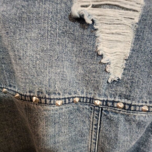 Distressed Denim Jacket With Embroidered Patches & Stud Details  Medium Size  Ti - Picture 5 of 5
